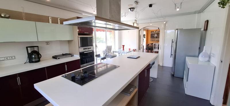 Foto 70e00115-5261-477b-94ab-965fa88e1725. Casa amb piscina a Sancibrián Santa Cruz de Bezana