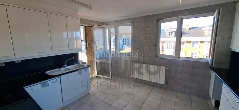 Foto d47b94dd-e6b4-49ac-825c-339d8d12abe9. Zweistöckige wohnung in manuel gonzález hoyos 7 in Santander