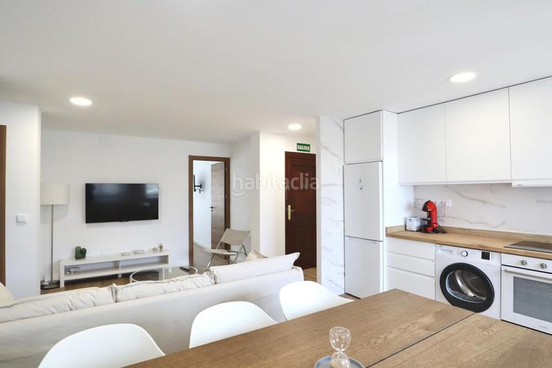 Foto 6ed41c5a-ab08-4fae-bd1c-6ebae14d7094. Rent flat with heating in Los Castros Santander
