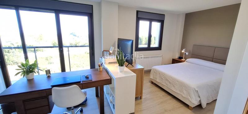 Foto 0c518a86-440b-4fd2-b8ba-ee8eb1067d96. Dúplex amb calefacció aparcament piscina a Valdenoja Santander