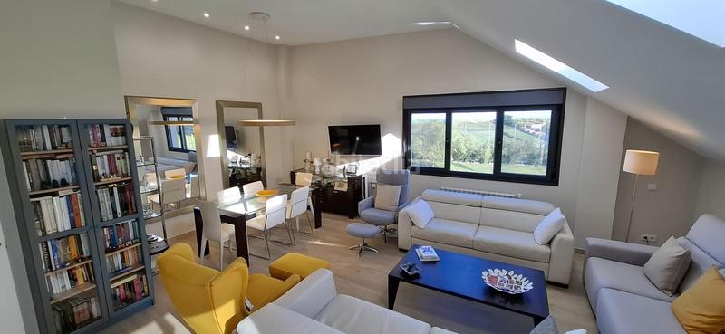 Foto 864a5d39-9586-409c-82b2-045df21e5bd9. Dúplex amb calefacció aparcament piscina a Valdenoja Santander