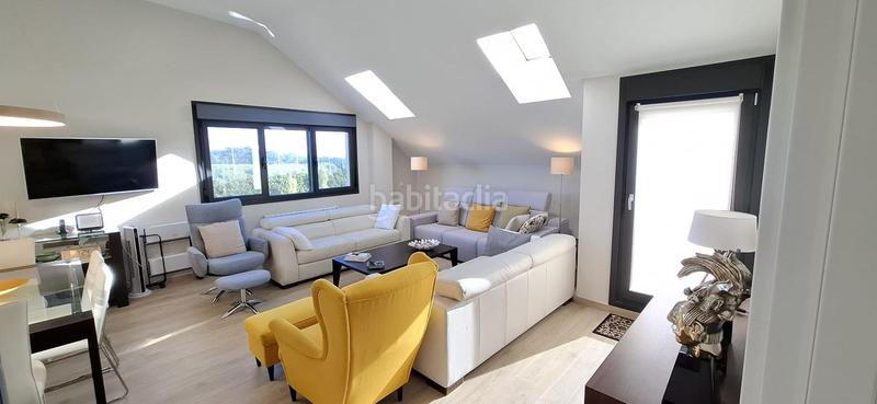 Foto 88c50a09-874e-4ca8-a6c6-fe188eb4b7f8. Dúplex amb calefacció aparcament piscina a Valdenoja Santander