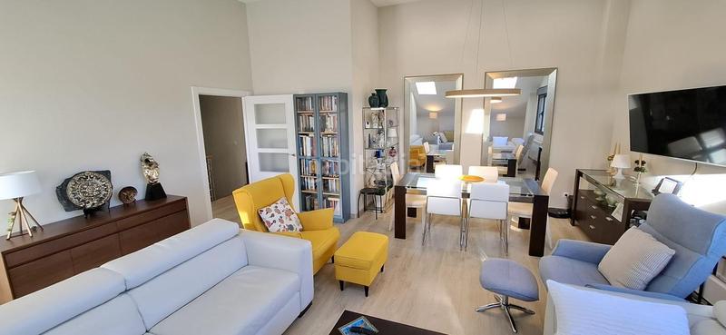 Foto b33d2654-8b0a-44b9-9793-b03ab08da359. Dúplex amb calefacció aparcament piscina a Valdenoja Santander