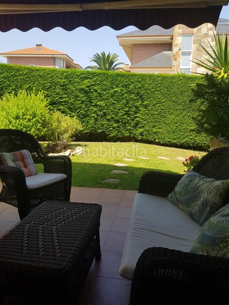 Foto 121c7d3b-ae61-4976-b57f-ce035b3f5f37. Chalet en Playa Ostende Castro - Urdiales