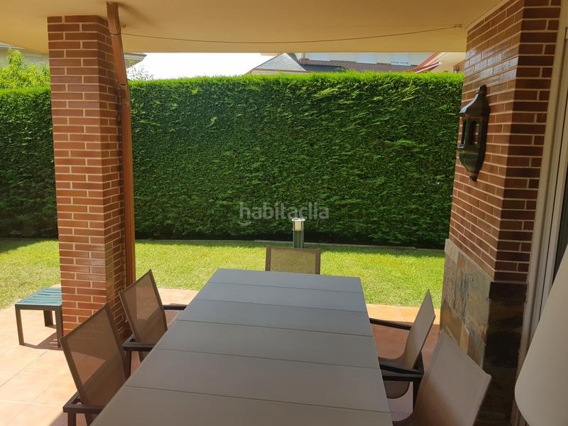 Foto 218aaa65-49c4-4e76-8a3c-eb7879482d01. Chalet en Playa Ostende Castro - Urdiales