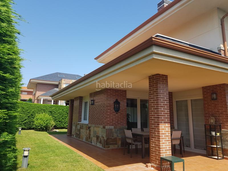 Foto 43cbcd0d-7496-48e9-a6d2-5312cc0ec427. Chalet en Playa Ostende Castro - Urdiales