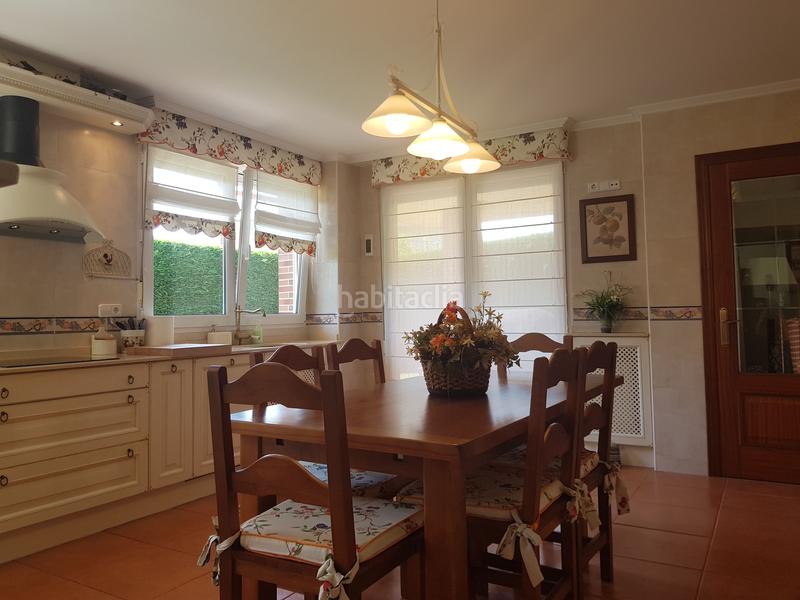 Foto 4fcfcd22-57fc-4feb-89dd-b2d82f275abb. Chalet en Playa Ostende Castro - Urdiales
