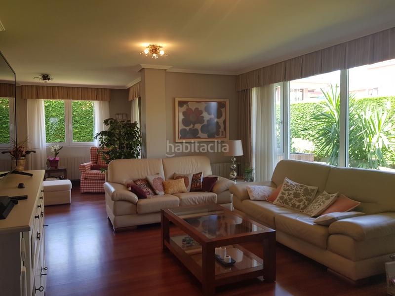 Foto 43a311e5-58cb-497d-b282-5f4b5398b581. Chalet avec parking piscine dans Playa Ostende Castro - Urdiales