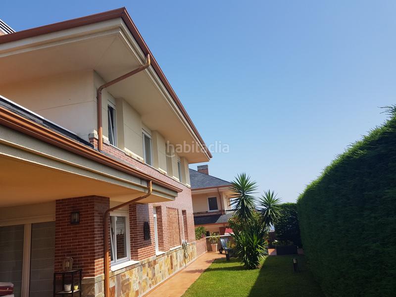 Foto 529442ba-020a-4131-8083-f56dfbd12d4a. Chalet avec parking piscine dans Playa Ostende Castro - Urdiales