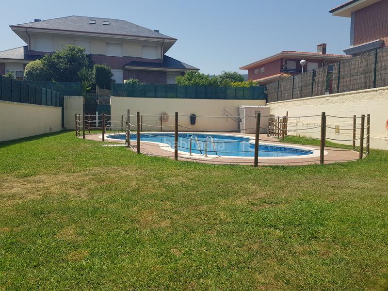 Foto abe0217f-250f-409c-933f-14fff5b48f0e. Chalet avec parking piscine dans Playa Ostende Castro - Urdiales