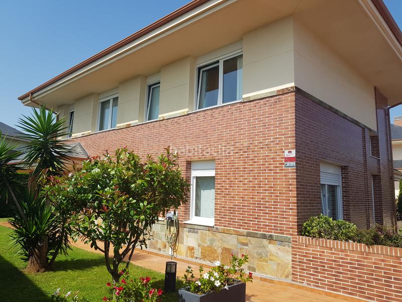 Foto adb426fc-f349-4910-9713-86bc5b4c7e67. Chalet avec parking piscine dans Playa Ostende Castro - Urdiales