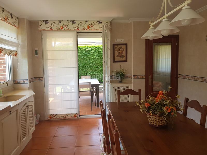 Foto f9db7cfd-4c2e-4ae2-881c-a71266078ff1. Chalet avec parking piscine dans Playa Ostende Castro - Urdiales