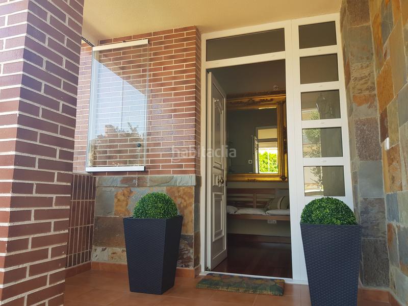 Foto fa0fe172-e930-4a45-92fb-4abc3bd1e5d2. Xalet amb aparcament piscina a Playa Ostende Castro - Urdiales