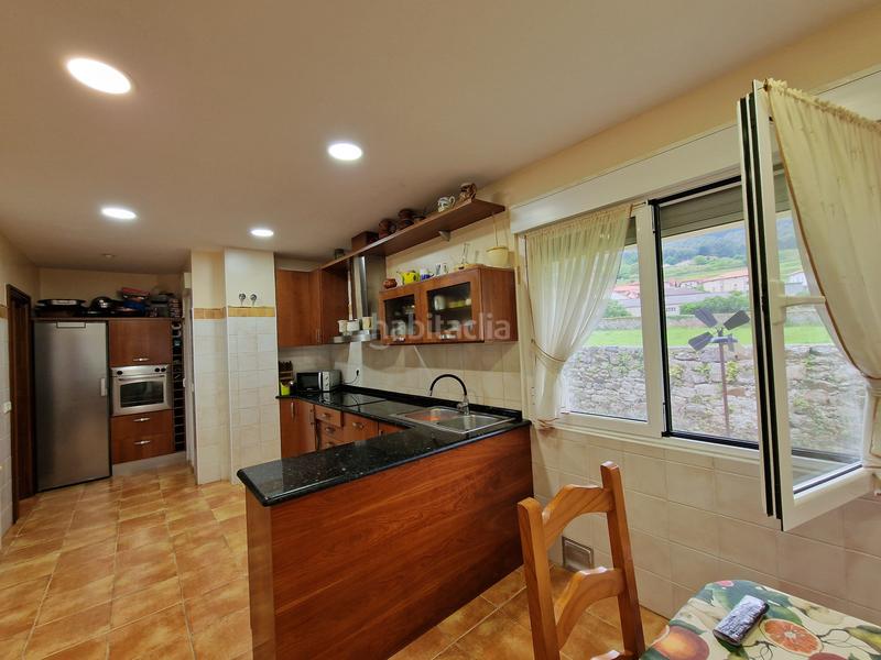 Foto ee3dd9ab-79bb-49a0-991e-58970b0d1dee. Chalet con parcheggio in Otañes-Talledo Castro - Urdiales