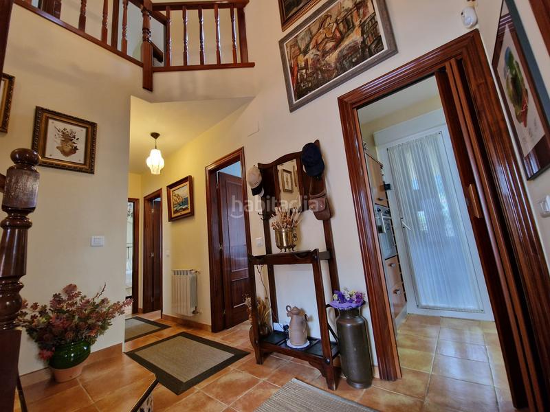Foto f7f0b31f-c75d-41c7-86f6-584eee6e21ec. Chalet con parcheggio in Otañes-Talledo Castro - Urdiales