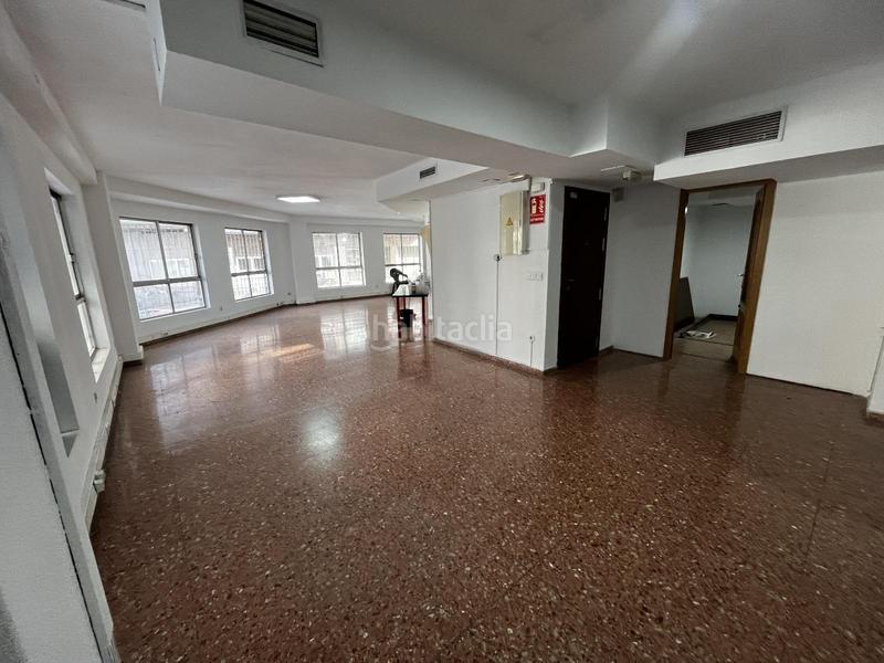 Foto b8216e67-05e3-4313-a4ae-62bc3fb03e45. Oficina  en zona diputación. sin comisión de agencia en Alicante