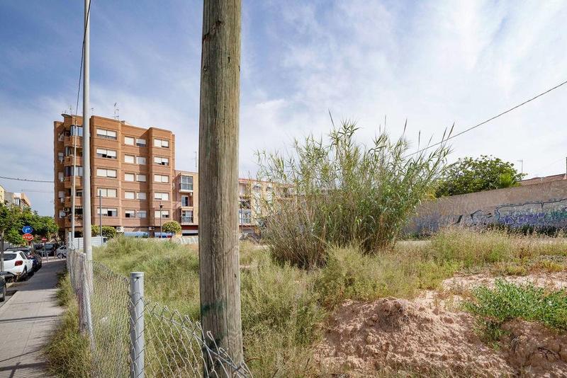 Foto f9663e5d-b050-484e-8260-0aba864da957. Terreny residencial a calle de joaquín blume 8 a Sant Vicent del Raspeig