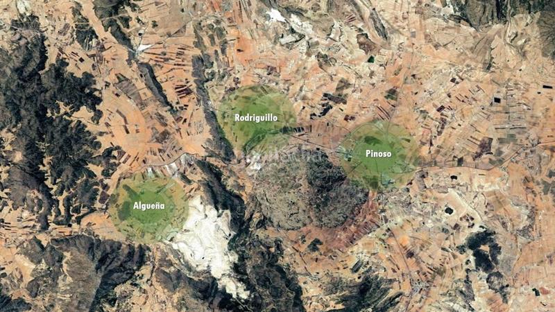 Foto 593b8316-ecb9-4535-8e54-8f7600780c51. Terreno residencial suelo urbano . sin comisión de agencia en Pinoso