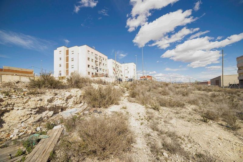 Foto b6c18b5c-80a5-42fe-b8a1-e0c36b26c78c. Terreno residencial suelo urbano . sin comisión de agencia en Monforte del Cid