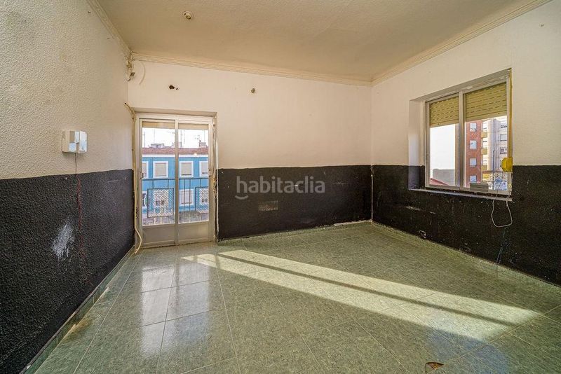 Foto ba0a9862-735a-4cc4-bc09-9ba4c018a407. Pis a Petrer