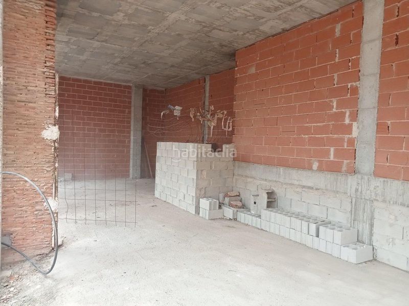 Foto c2dd0df0-551a-4110-8cf3-bd9b0b9a1149. Local comercial a Romana (la)