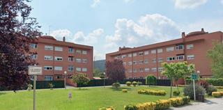 Appartement à Güeñes. Venta de vivienda en planta baja con jardin, terraza, parcela de