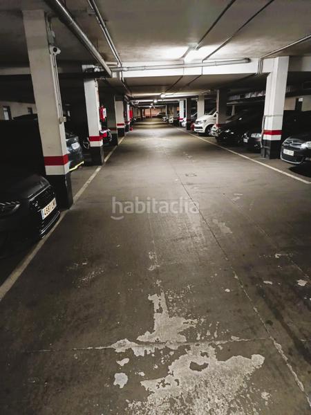 Foto c1924907-118a-48d5-a3f4-6f7c1f729d9e. Aparcament cotxe a Zalla