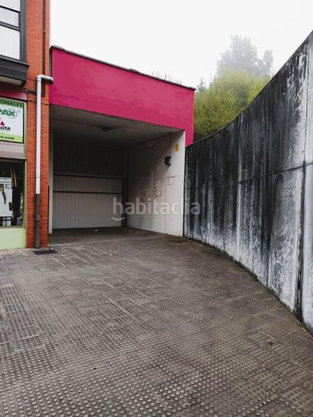 Foto e89ce1d4-4ffd-4d92-984f-84e045c047e9. Aparcament cotxe a Zalla