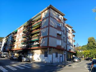 Pis a Zalla. Venta piso en el centro de zalla con ascensor y parcela de garaj