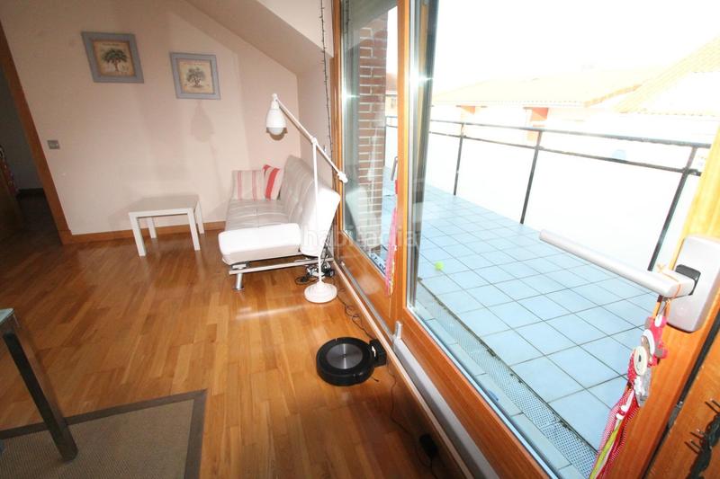 Foto cb0fcd09-50eb-4dae-a7a6-74e337236295. Piso moderno y acogedor duplex en Santoña