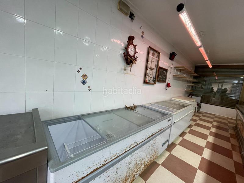 Foto d95f166b-6eef-47bd-b2d5-809dfc47cb86. Local comercial venta local comercial equipado para pescadería furgón isotermo mercedes en Bareyo