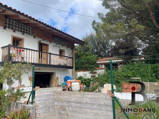 Maison jumelée à Bárcena de Cicero. Casa pareada con muchas posibilidades