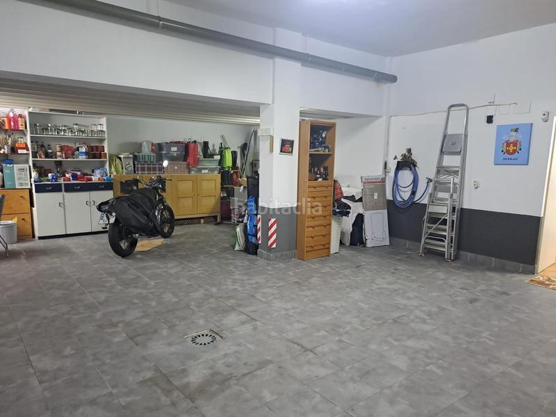 Foto 1b672dd9-4495-41a2-bdd8-9d5126319431. Chalet mit heizung parking pool in El Puntal Laredo