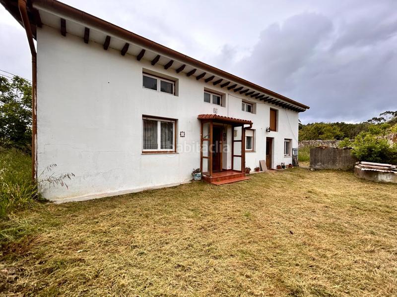 Foto 00450a25-416d-4705-9a5e-9a00f6a46dfd. Casa amb aparcament a Helgueras Noja