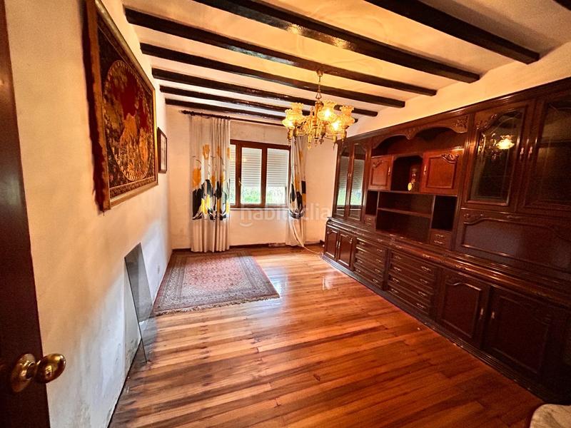 Foto c1e66c30-64de-47f4-8011-0feb153b8490. Casa amb aparcament a Helgueras Noja