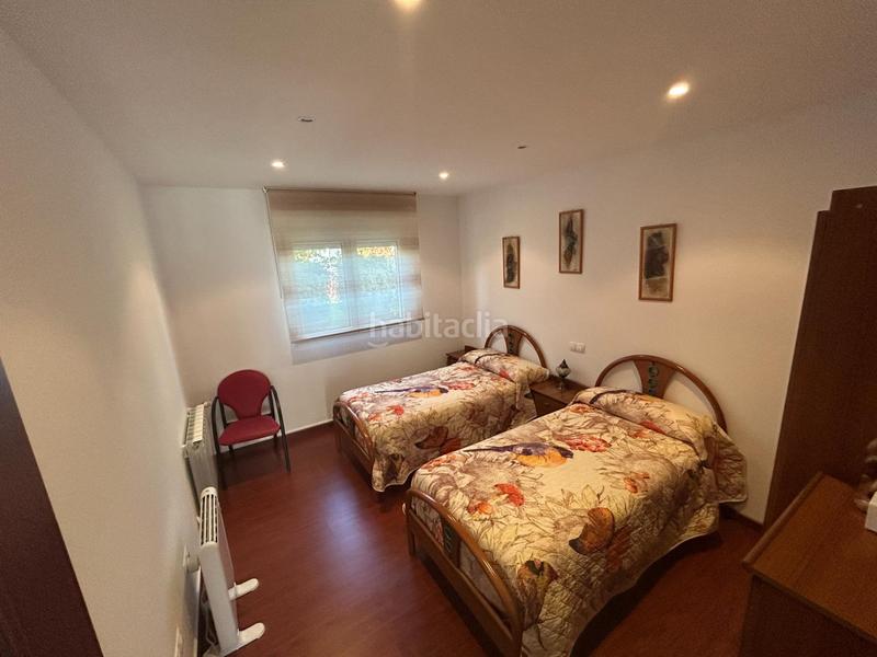 Foto 1c75c87c-0248-4221-a00f-accc4c6b3cba. Chalet en calle tempaz 10 un refugio de elegancia y confort en gemes en Bareyo