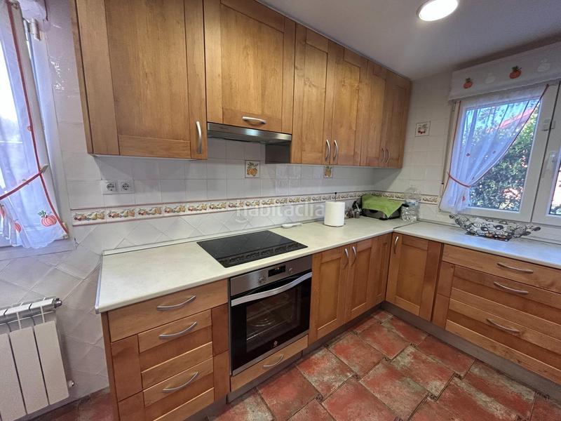 Foto 5108cbc2-fbfa-4d7a-8f82-d49315a1817a. Chalet en calle tempaz 10 un refugio de elegancia y confort en gemes en Bareyo