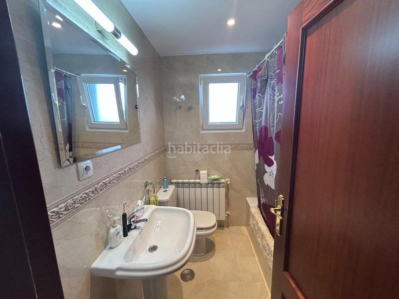 Foto 7e10eb86-ce2a-4a8a-8831-3d6e2ac64140. Chalet en calle tempaz 10 un refugio de elegancia y confort en gemes en Bareyo