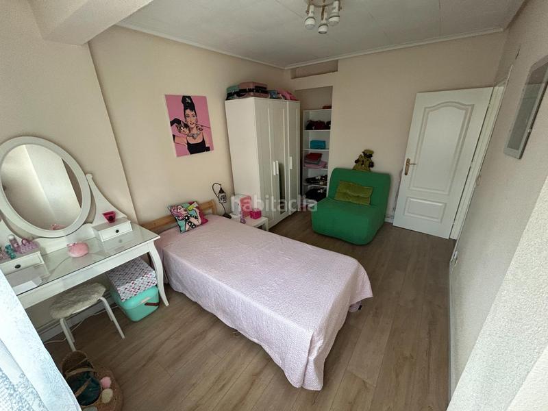 Foto ae2bdf4d-cb9a-4862-b510-14fa8f113747. Piso en calle del marqués del robrero 10 vivienda luminosa en el centro en Santoña