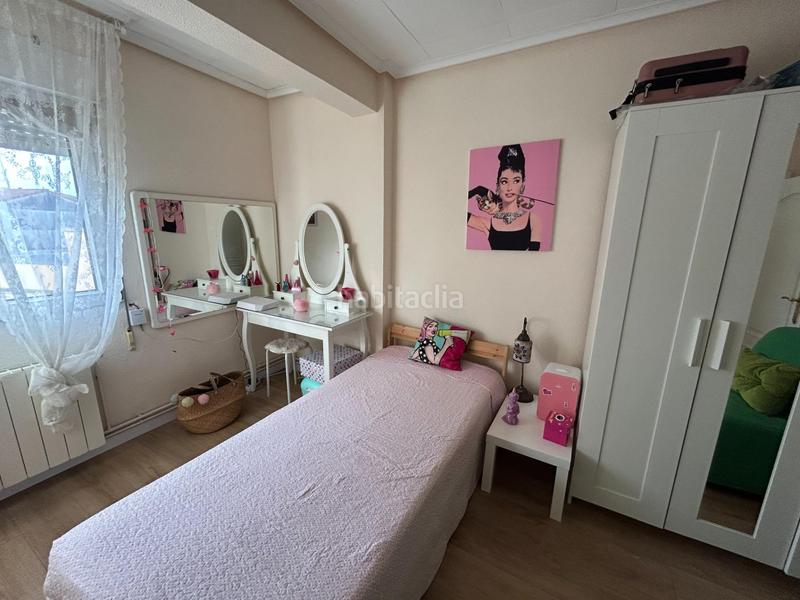 Foto c2d8ae6e-874d-46e7-a856-94ca5c4fb43d. Piso en calle del marqués del robrero 10 vivienda luminosa en el centro en Santoña