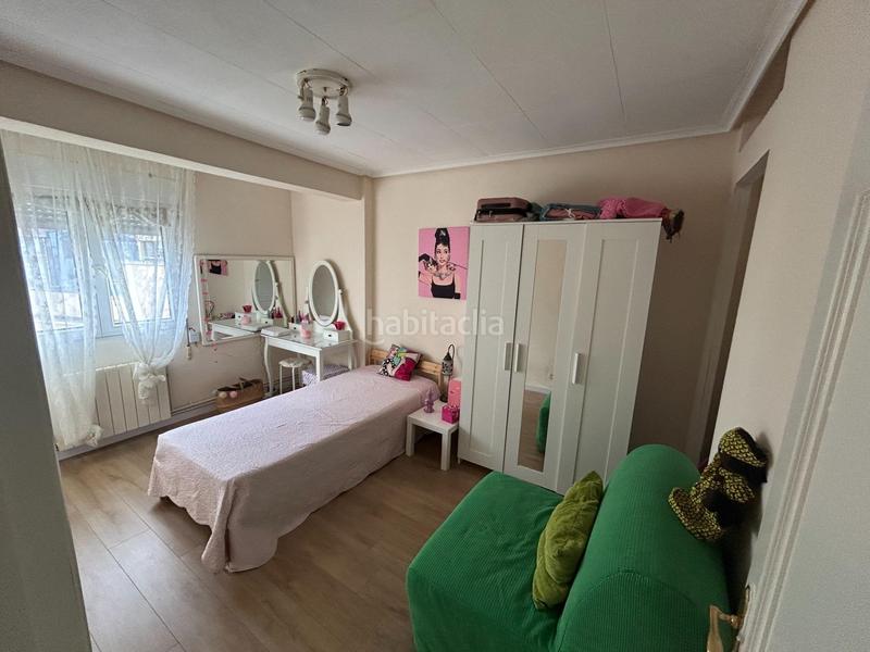 Foto e4bbf2a6-3897-4893-8e57-44b5d4b920c7. Piso en calle del marqués del robrero 10 vivienda luminosa en el centro en Santoña