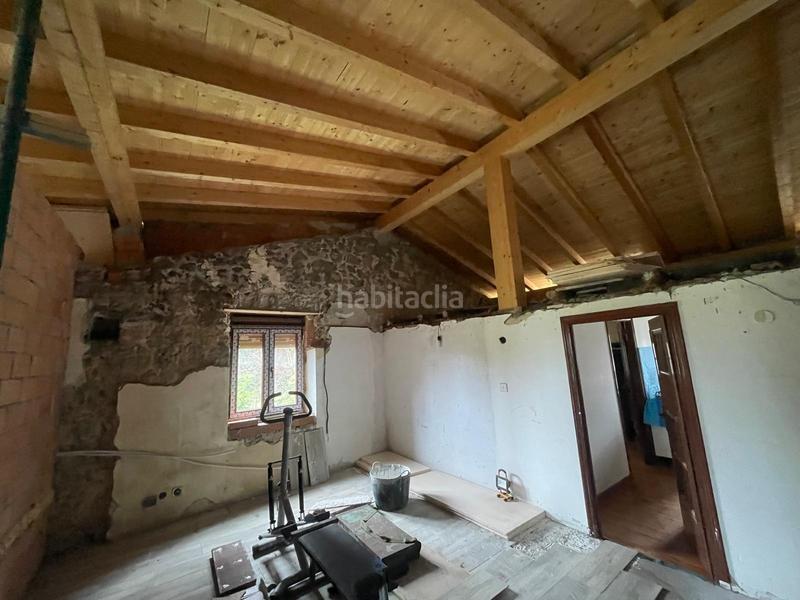 Foto 633383bb-d6f9-403b-9277-d64537b2621e. Doppelhaus mit parking in Bárcena de Cicero