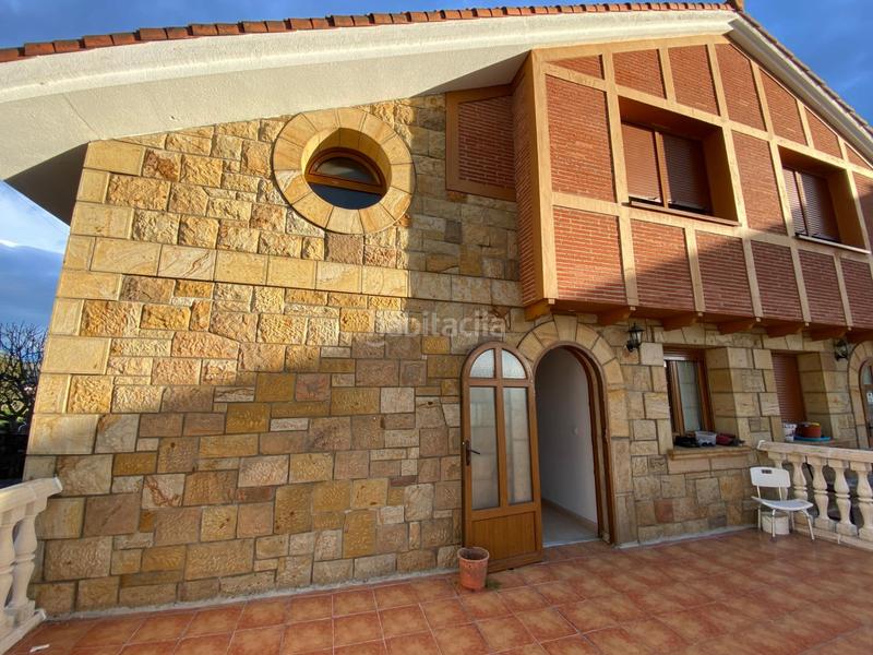 Foto 4bdd69ca-8208-4d17-86b5-193235c1b326. Maison jumelée avec chauffage parking dans Argoños