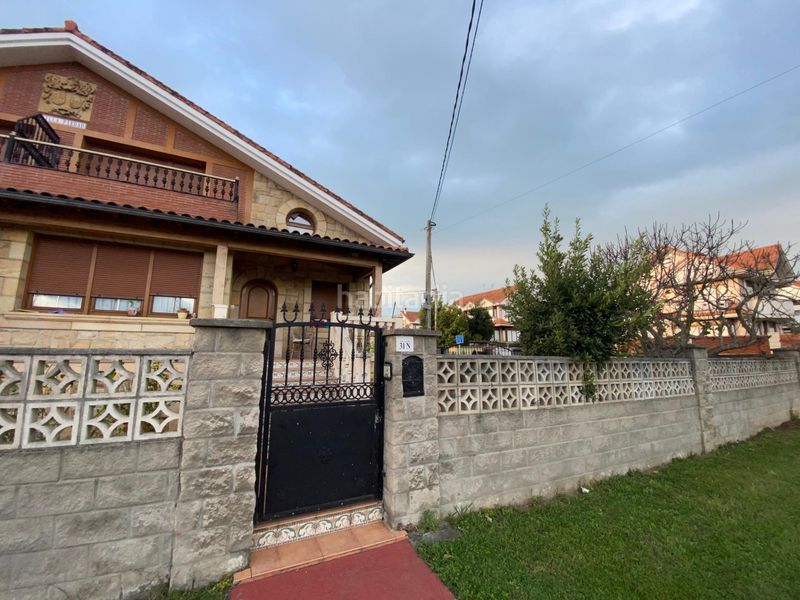 Foto edfe0ea9-abfd-4866-9401-1ec2b2932513. Casa adossada amb calefacció aparcament a Argoños