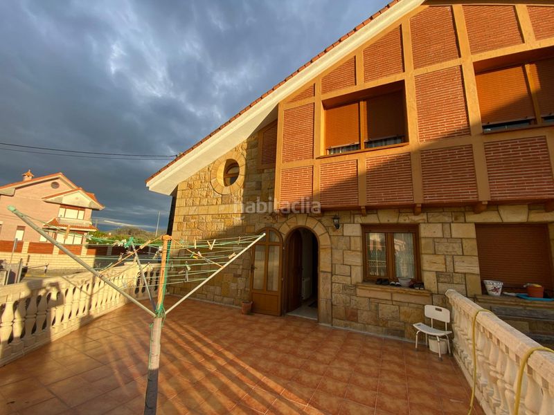 Foto fea89a59-514c-4ef6-a195-7f912825260c. Casa adossada amb calefacció aparcament a Argoños