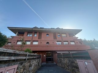 Dúplex en Guriezo. Dúplex con 3 terrazas, garaje y trastero en urbanización privada