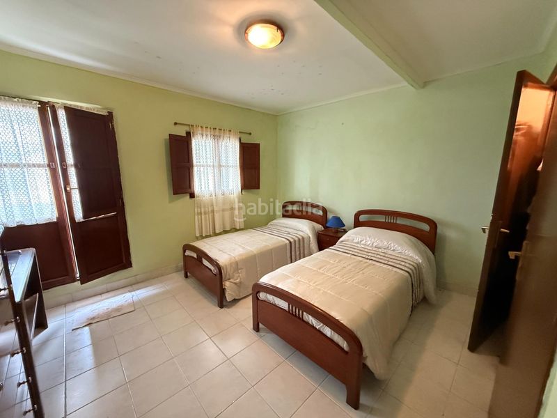 Foto 0c9c5673-fbef-4f7b-9e83-3f6e1ab3a2b7. Casa adossada amb aparcament a Rasines