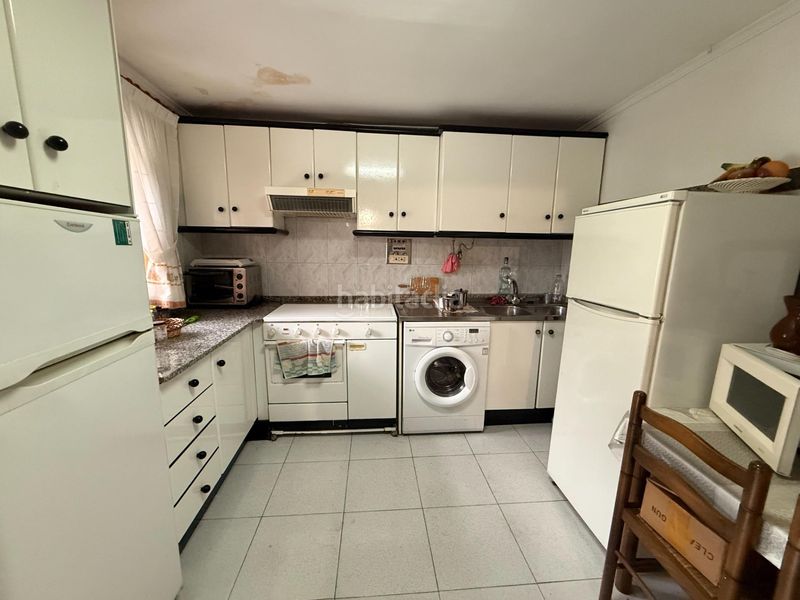 Foto 6140f899-c5fa-4f38-a1fd-19b859b3e853. Casa adossada amb aparcament a Rasines