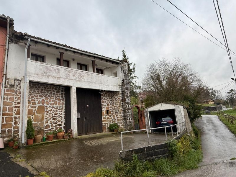 Foto b3233ed0-0b2e-41fd-a53f-7736066debe2. Casa adossada amb aparcament a Rasines