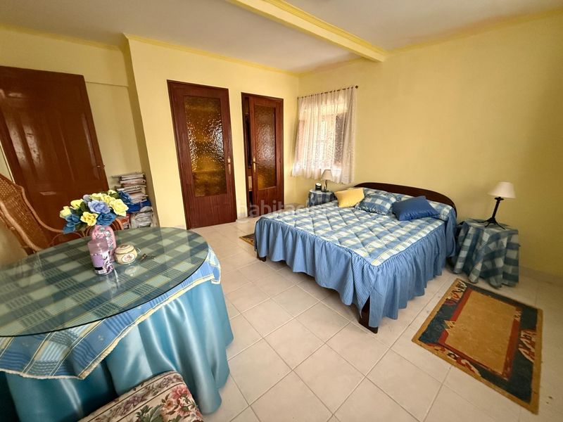 Foto ed8968f7-5edb-4d88-b1b5-5b34829cb53c. Casa adossada amb aparcament a Rasines